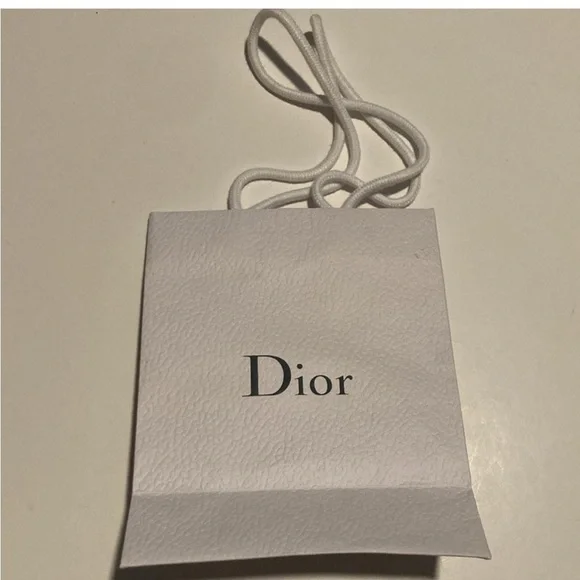 Dior, Swarovski, Oliver peoples, Oakley and Guess Gift Bags - Picture 4 of 9